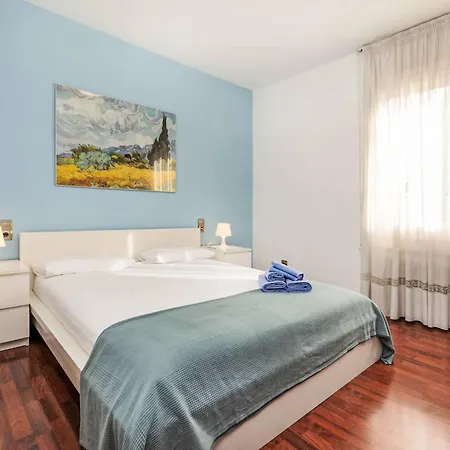 Sants-les Corts Galileu By Interhome *